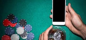 mmkburm ပလက်ဖောင်း Myanmar ကစားသမားများ Live Casino Slots Betting ကစားနေသည်